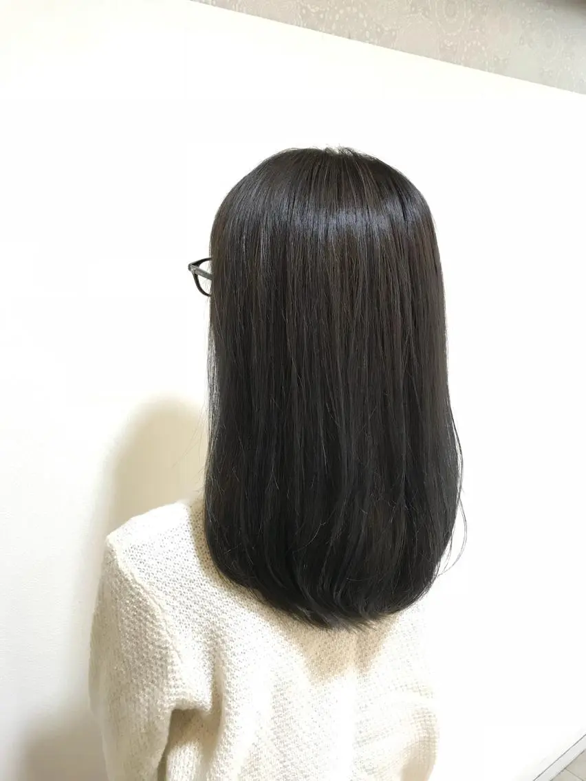 ロング カラー 黒髪 ブルーカラー ブルーブラック イルミナカラー Miru by INCE HAIRのヘアスタイル