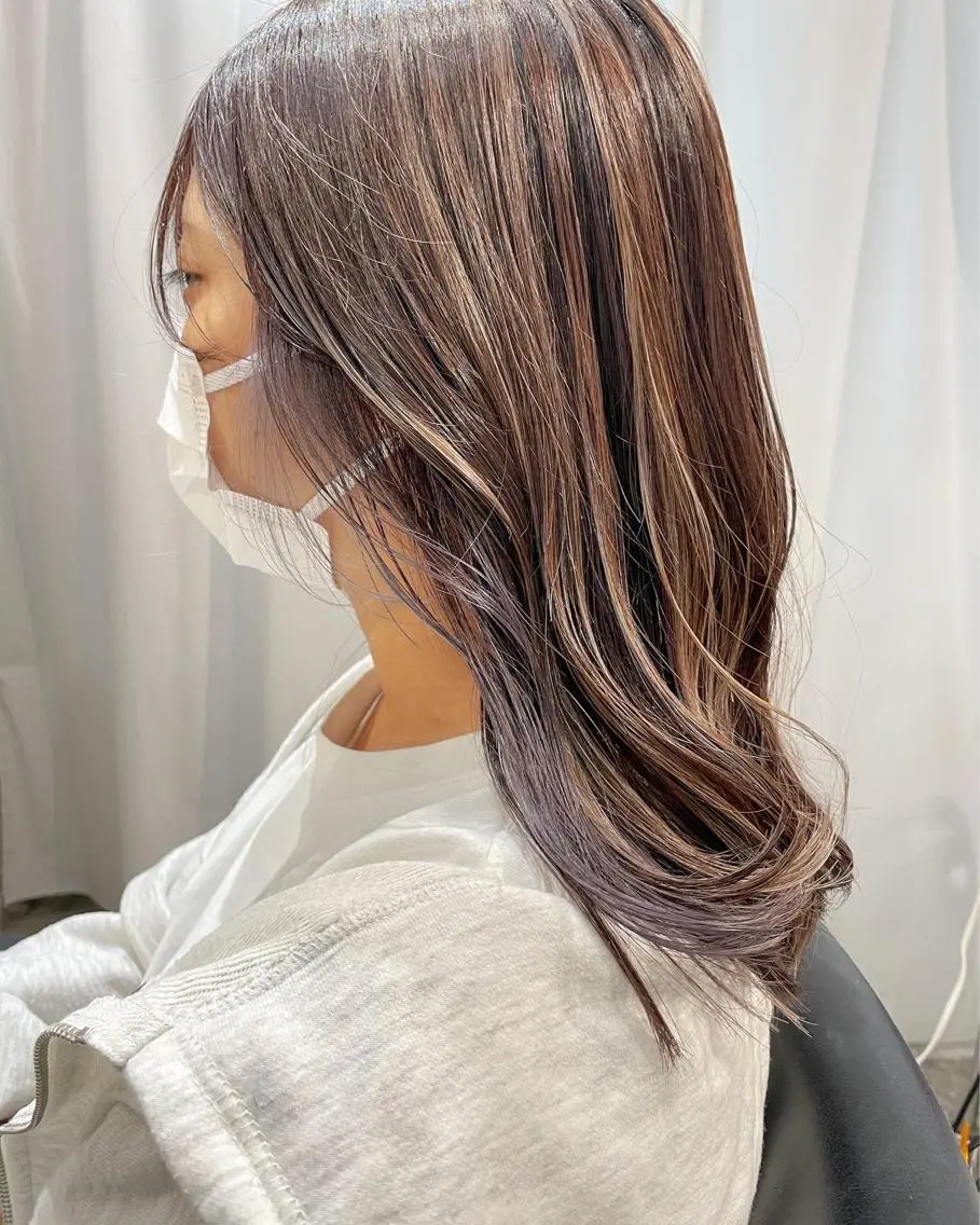 ミディアム パープルカラー くびれヘア 似合わせカット 小顔カット ヘアカラー トリートメント カラー得意【梅田】 瀧本友梨乃のヘアスタイル
