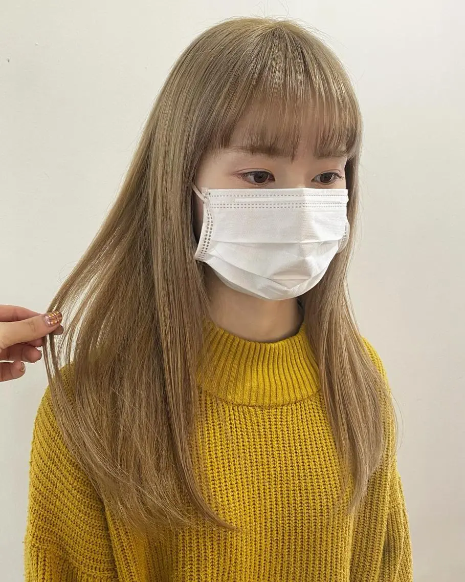 ロング カラー ベージュカラー ブリーチ カット ヘアカラー トリートメント WATANABE MISAKIのヘアスタイル