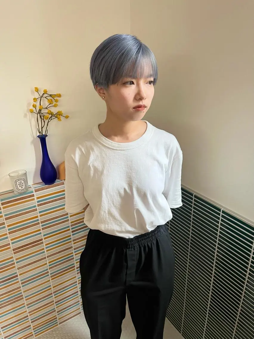 ショート カラー ブリーチ ブルーカラー カット ヘアカラー トリートメント 🩷ハイトーン透明感 レイヤー🩷ユリカのヘアスタイル