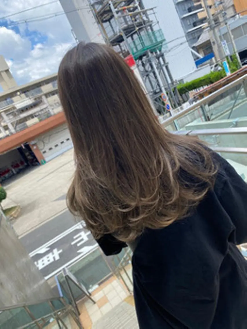 ミディアム カラー パーマ ヘアアレンジ ミディアムパーマ アディクシーカラー ブリーチ ケアカラー 透明感カラー カット ヘアカラー トリートメント ヘアケア特化型サロン newi 梅田のヘアスタイル
