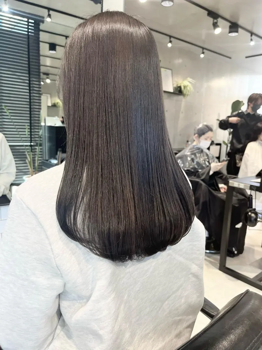 ロング カラー パーマ ヘアアレンジ カット ヘアカラー トリートメント ヘッドスパ ヘアセット 透明感/オリーブ/ グレージュ/YUKAのヘアスタイル