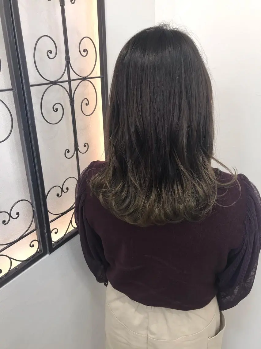 セミロング カラー AVANCE 長尾 尚悟のヘアスタイル