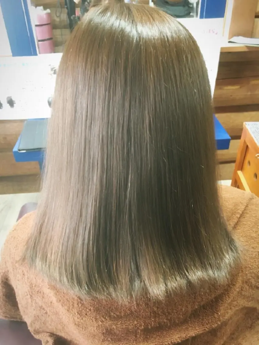 カラー アッシュ アッシュブラウン ブラウンカラー 綿松 彩乃のヘアスタイル