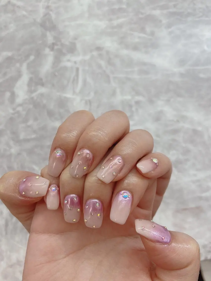 ネイル ミラーネイル ストーンネイル Nailist🌟 Wakanaのネイルデザイン