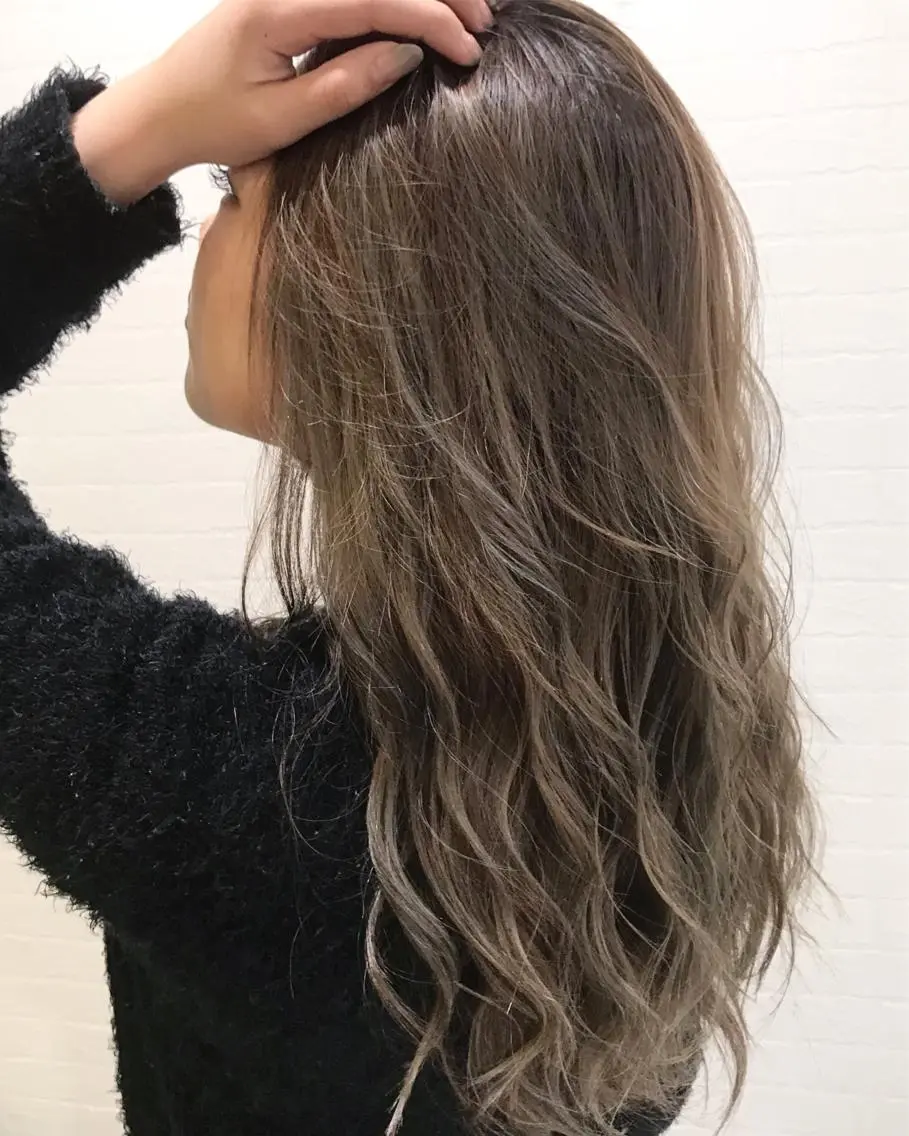 ロング カラー ヘアアレンジ ハイライトカラー ハイライト ヘアカラー トリートメント 縮毛矯正 髪質改善寺坂雄飛💐のヘアスタイル