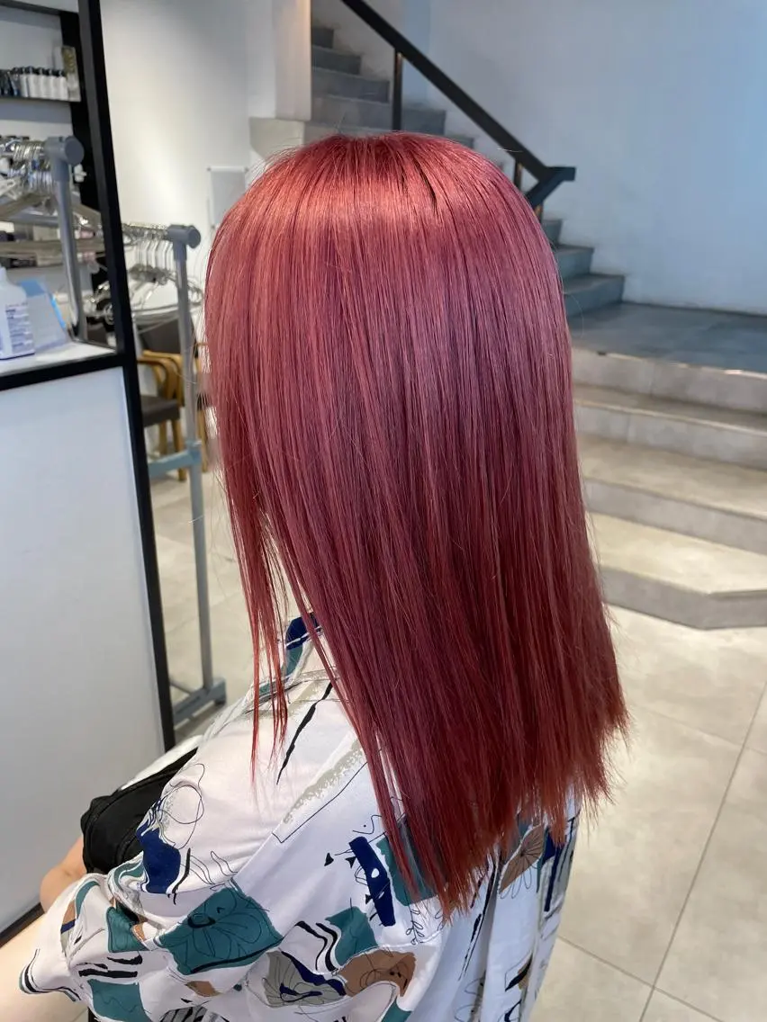 セミロング カラー 切りっぱなしボブ レイヤー/縮毛矯正のヘアスタイル
