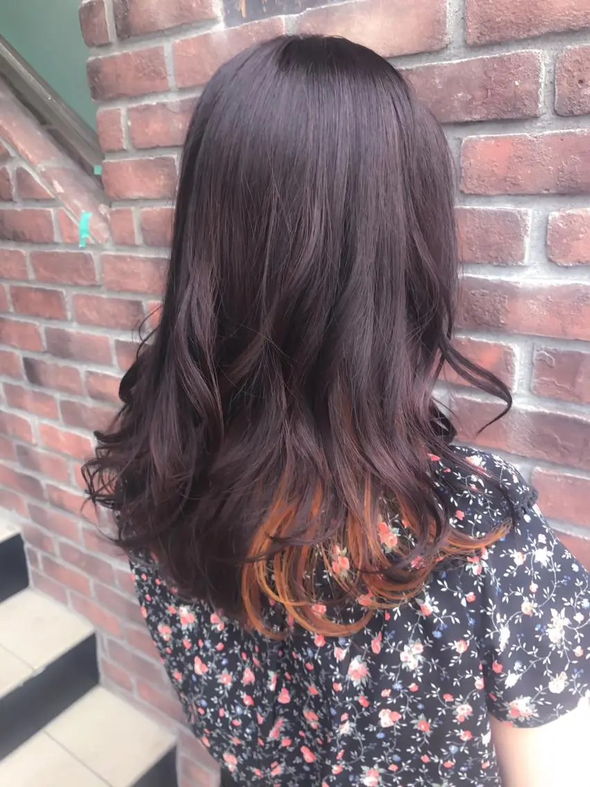 ミディアム カラー ヘアアレンジ ブリーチ オレンジ パープルカラー 🌈髪質改善💕 縮毛矯正✨青木まで✨のヘアスタイル