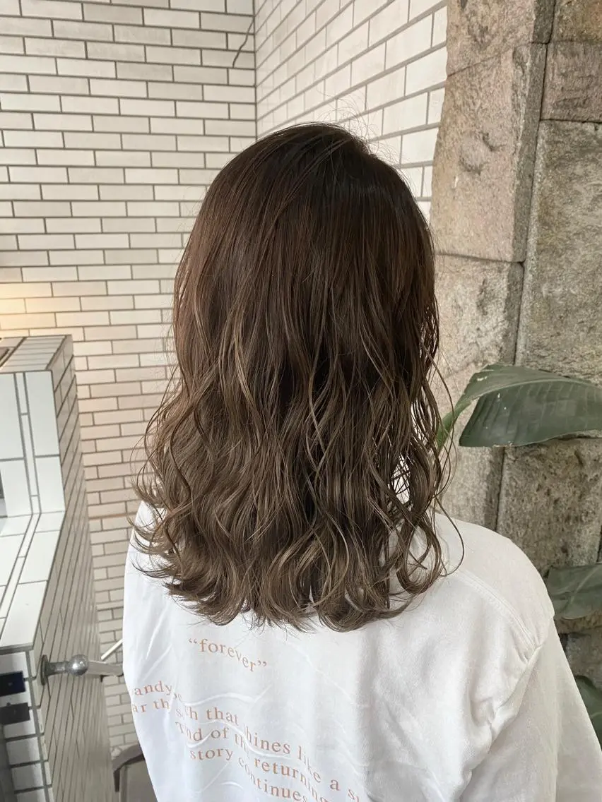 ミディアム カラー グレージュ ヘアカラー トリートメント 萩原 凌✄のヘアスタイル