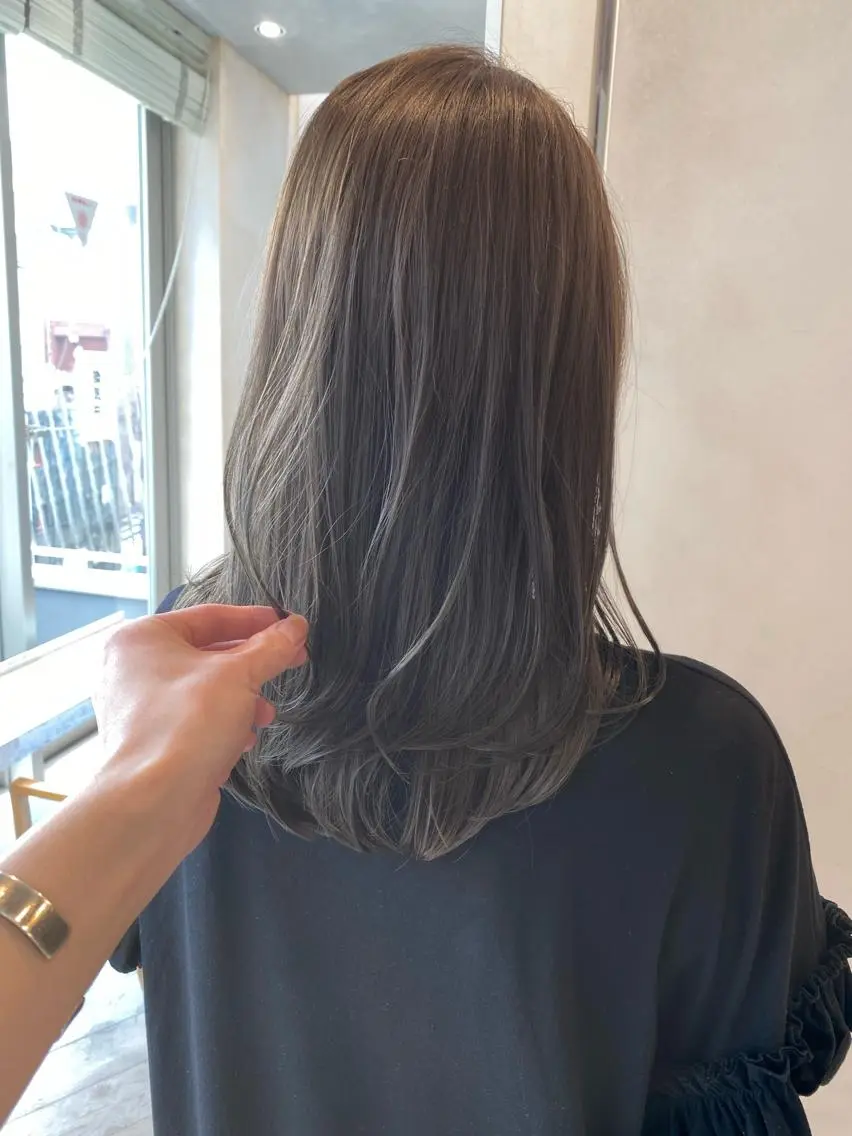 セミロング カラー カット ヘアカラー トリートメント 顔まわりカット🌟 くびれヘア/寺門遥輝のヘアスタイル