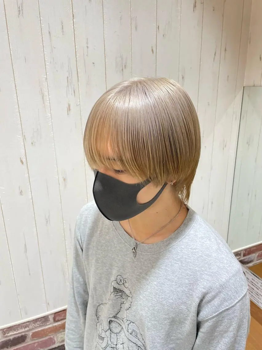 ショート カラー メンズ メンズバレイヤージュ メンズブリーチ メンズハイライト メンズインナーカラー アディクシーカラー 中嶋 紘夢のヘアスタイル