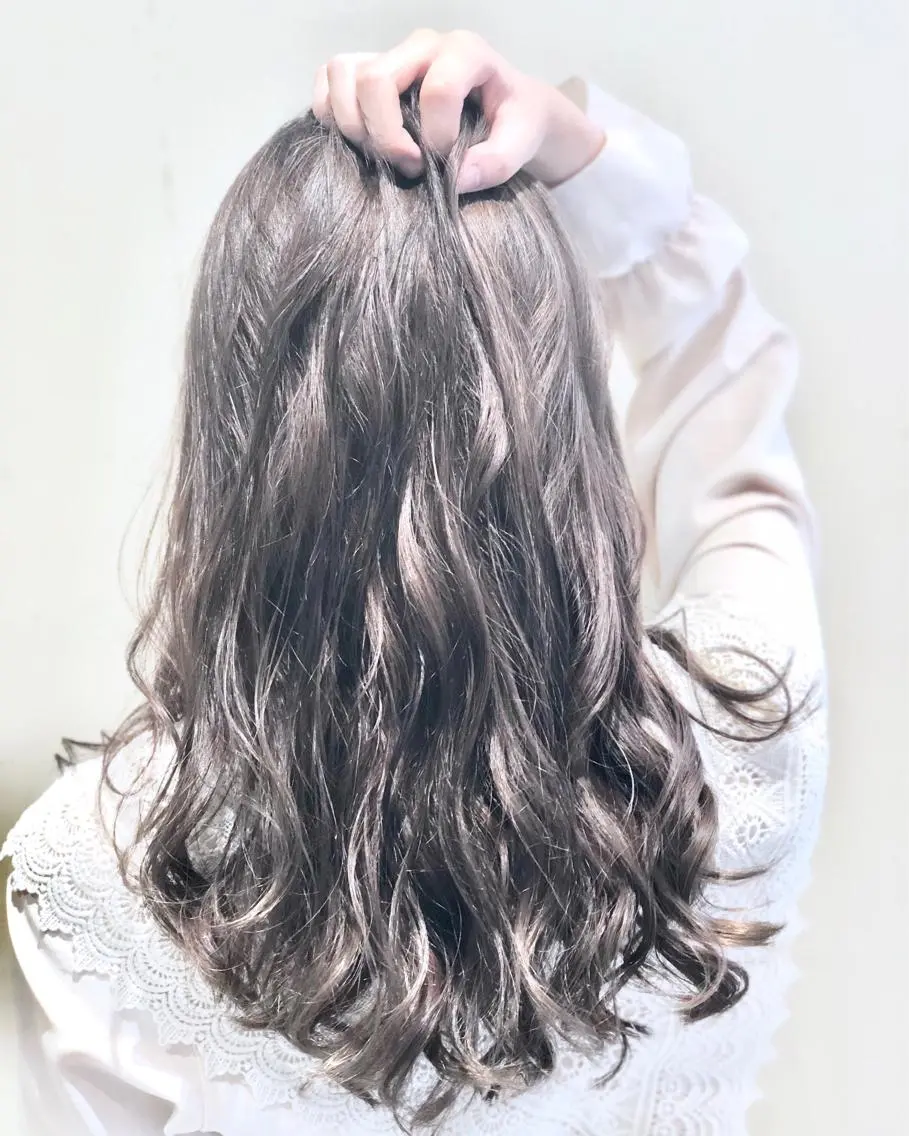 セミロング カラー パーマ ヘアアレンジ セミロングパーマ アッシュ バレイヤージュ 黒髪 ブリーチ 【ツヤ髪美容師】 ツダケイスケのヘアスタイル