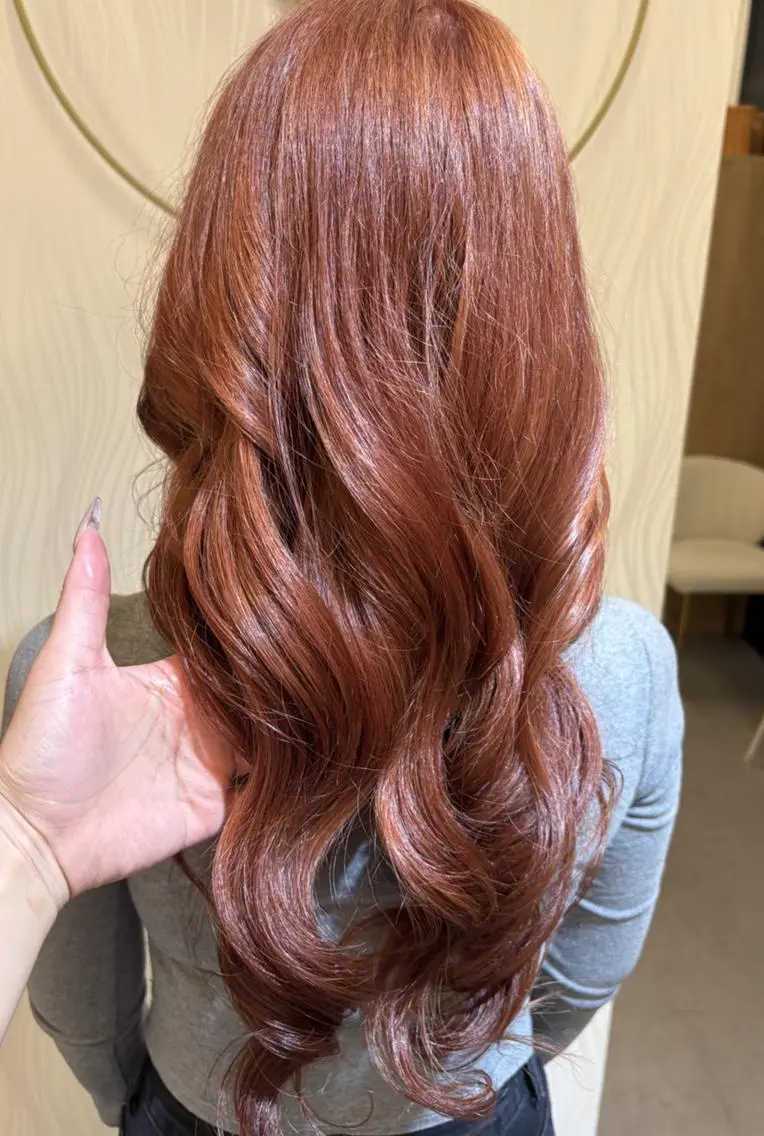 カラー ロング ブラウンカラー オレンジ オレンジブラウン ヘアカラー トリートメント ハイトーン/ブリーチ ルミエール/新栄/栄のヘアスタイル