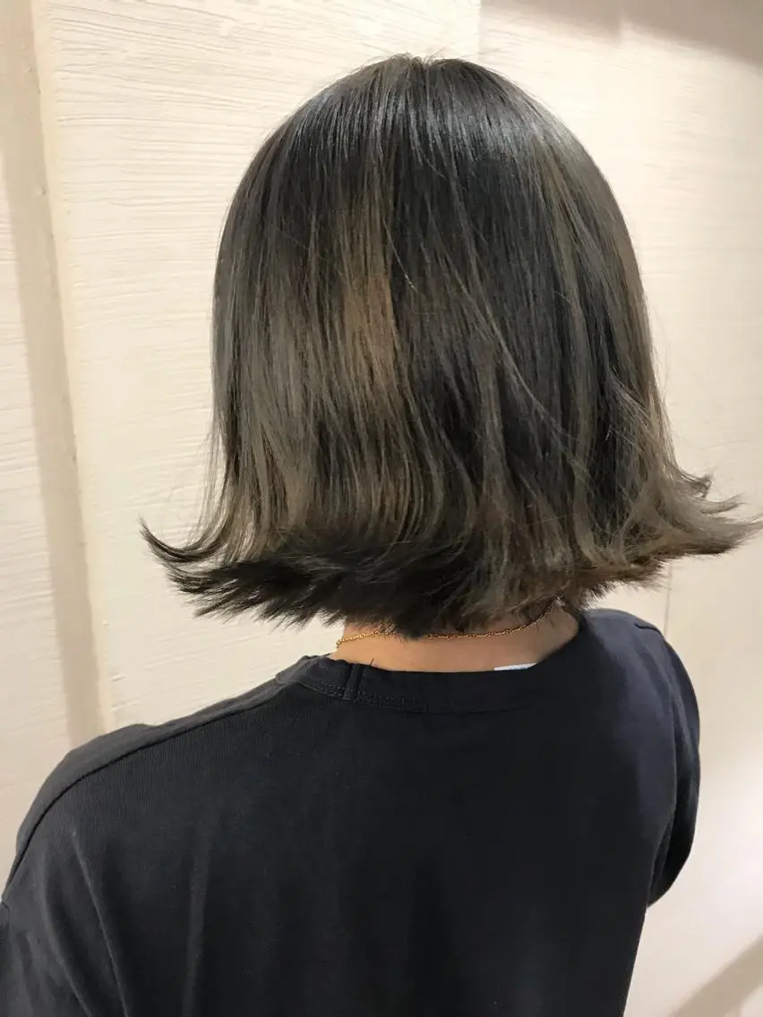 ミディアム アッシュ ヘアカラー トリートメント 磧本 祐里恵のヘアスタイル