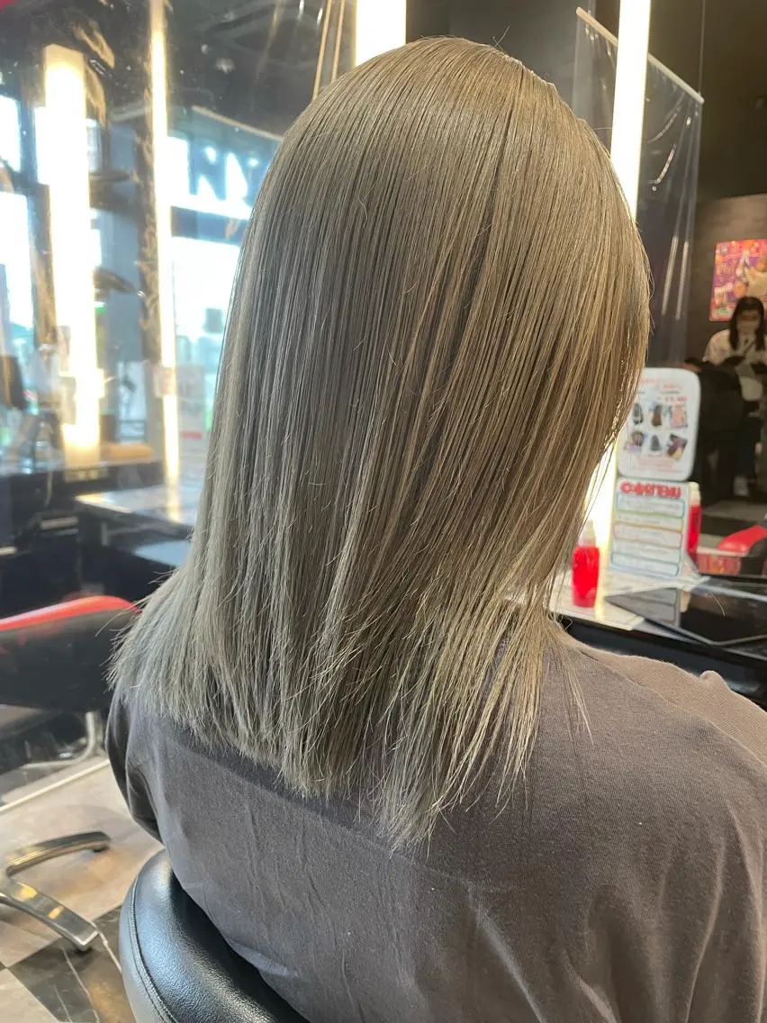 ミディアム カラー ブリーチ メンズヘア特化 崎田 成人のヘアスタイル