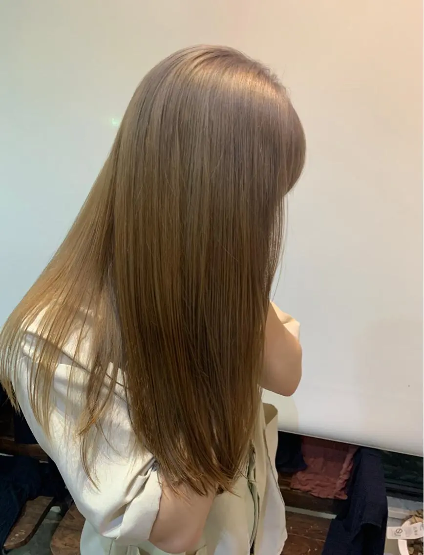 セミロング カラー ヘアアレンジ ベージュカラー ミルクティーベージュ 金子 廉のヘアスタイル