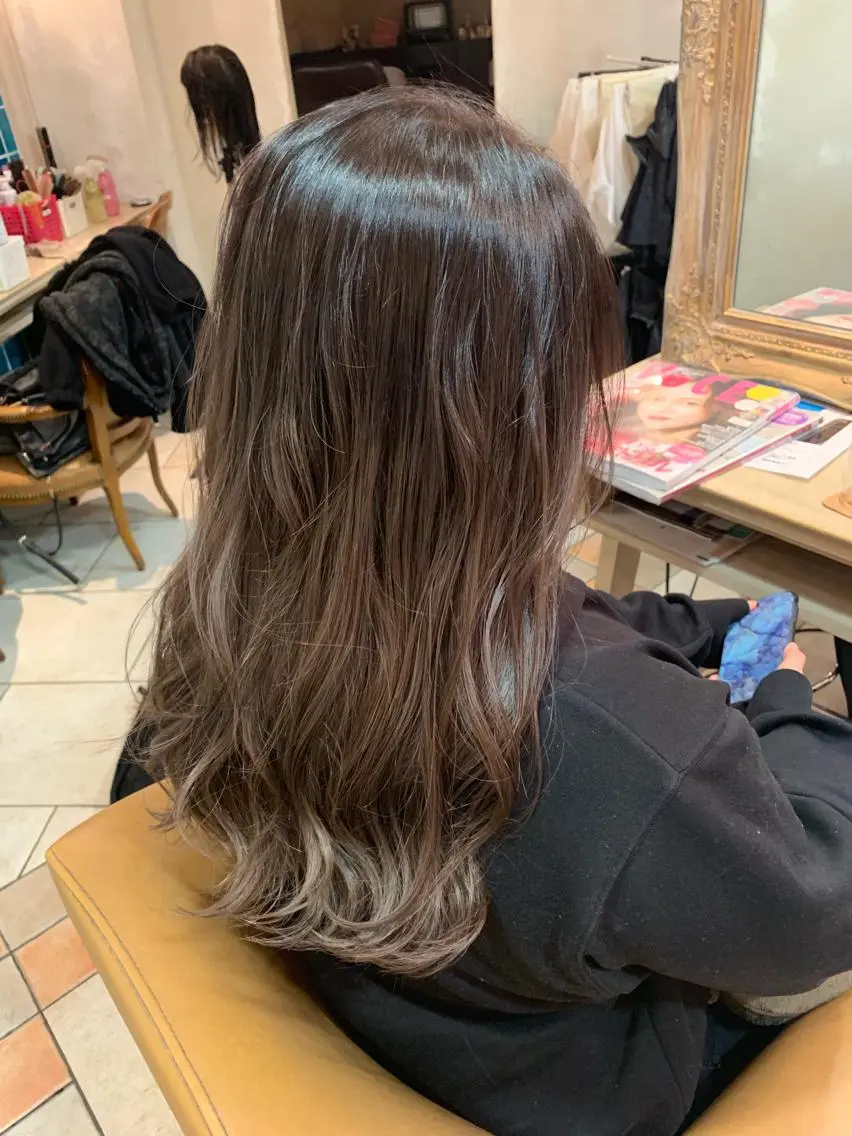 ロング カラー アッシュ グラデーションカラー 森 早希絵のヘアスタイル
