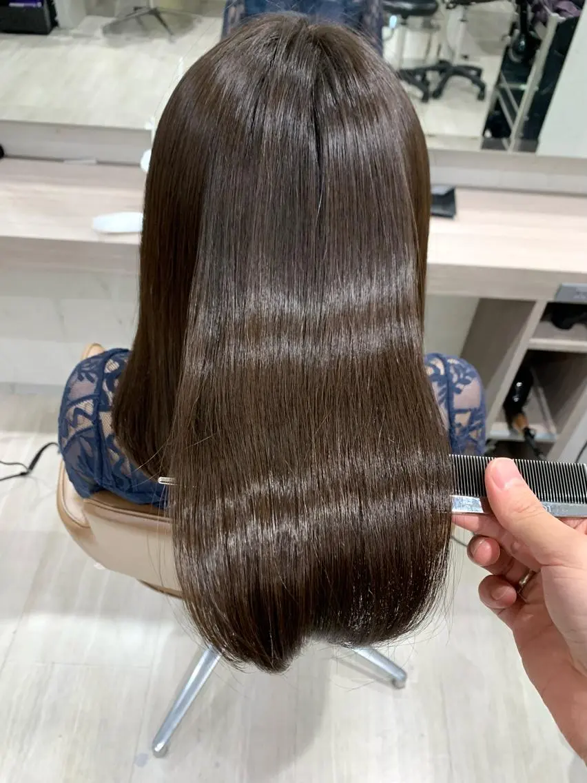 ミディアム アッシュ アッシュブラウン トリートメント 【縮毛矯正プロ講師】 島野 伊央汰のヘアスタイル