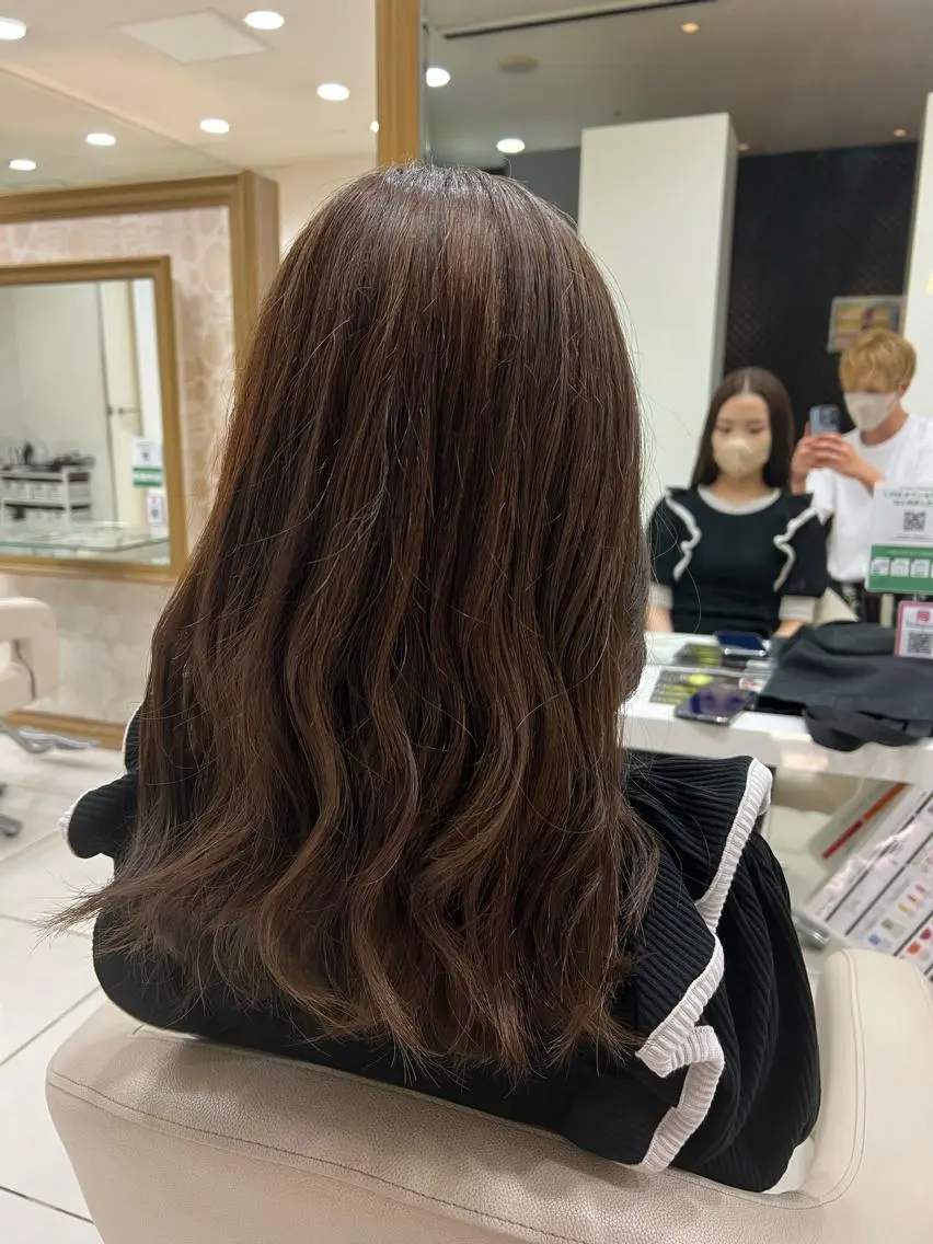 ロング カラー レイヤーカット 小飯田　武斗のヘアスタイル