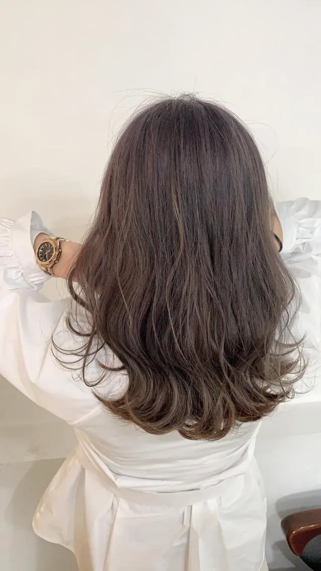 ミディアム カラー パーマ ヘアアレンジ バレイヤージュ ベージュカラー ブルーカラー ブルーパープル グラデーションカラー カット ヘアカラー パーマ nico【代表】 市川 拓也のヘアスタイル