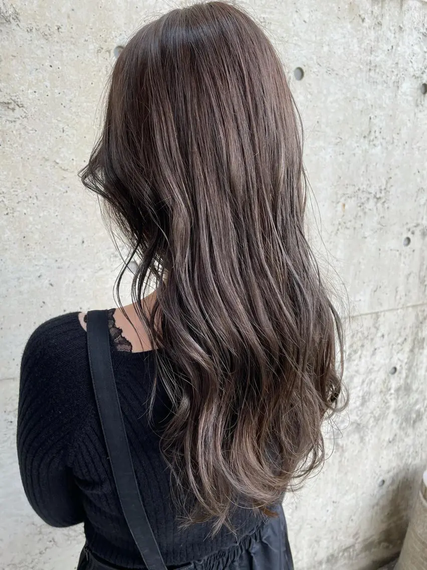 ロング カラー グレージュ ロング 日高 香織のヘアスタイル