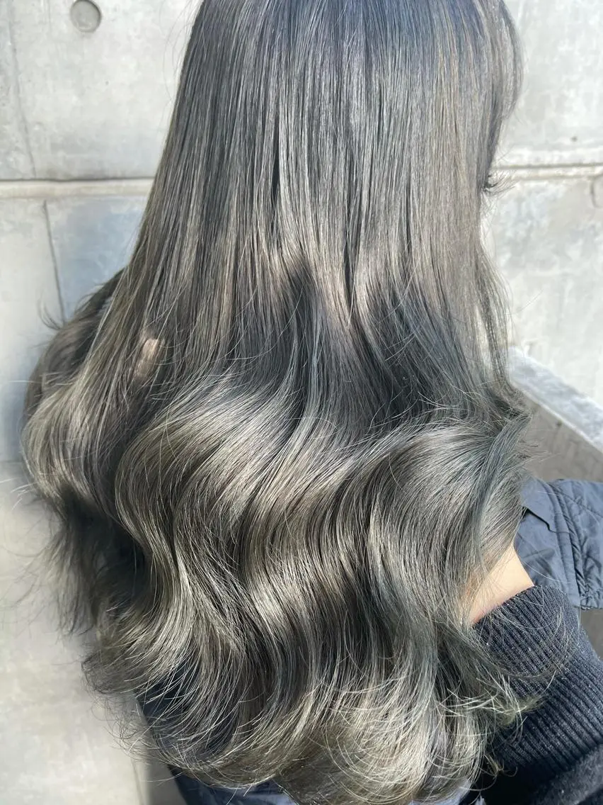 ロング レイヤーカット 小山 悠のヘアスタイル