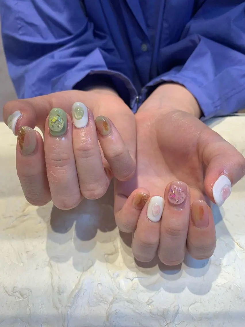 ネイル ぷっくりネイル マキノ ユイのネイルデザイン