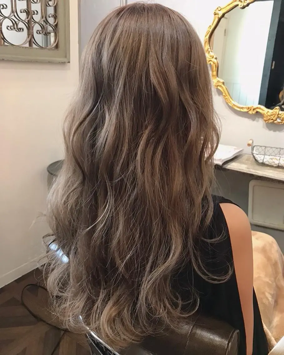 ロング カラー 田畠 しずかのヘアスタイル