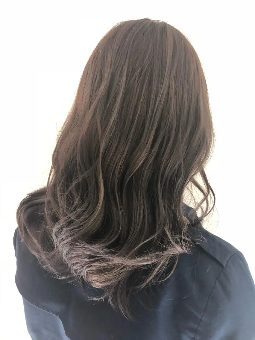 セミロング アッシュ ヘアカラー トリートメント 松佐 ゆかりのヘアスタイル