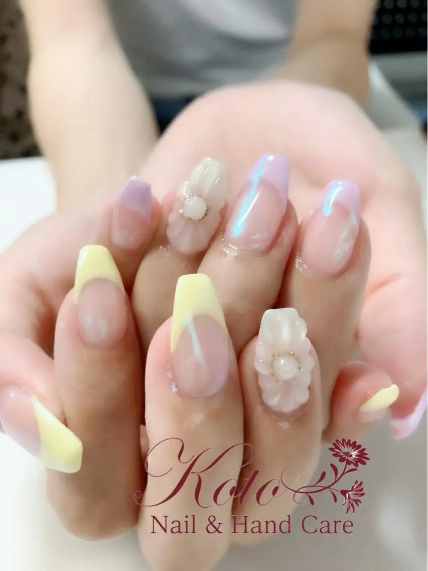 ネイル 長さ出し フットネイル フレンチネイル ジェルネイル ラメ(グリッター) Risa ネイルサロンKOTOのネイルデザイン