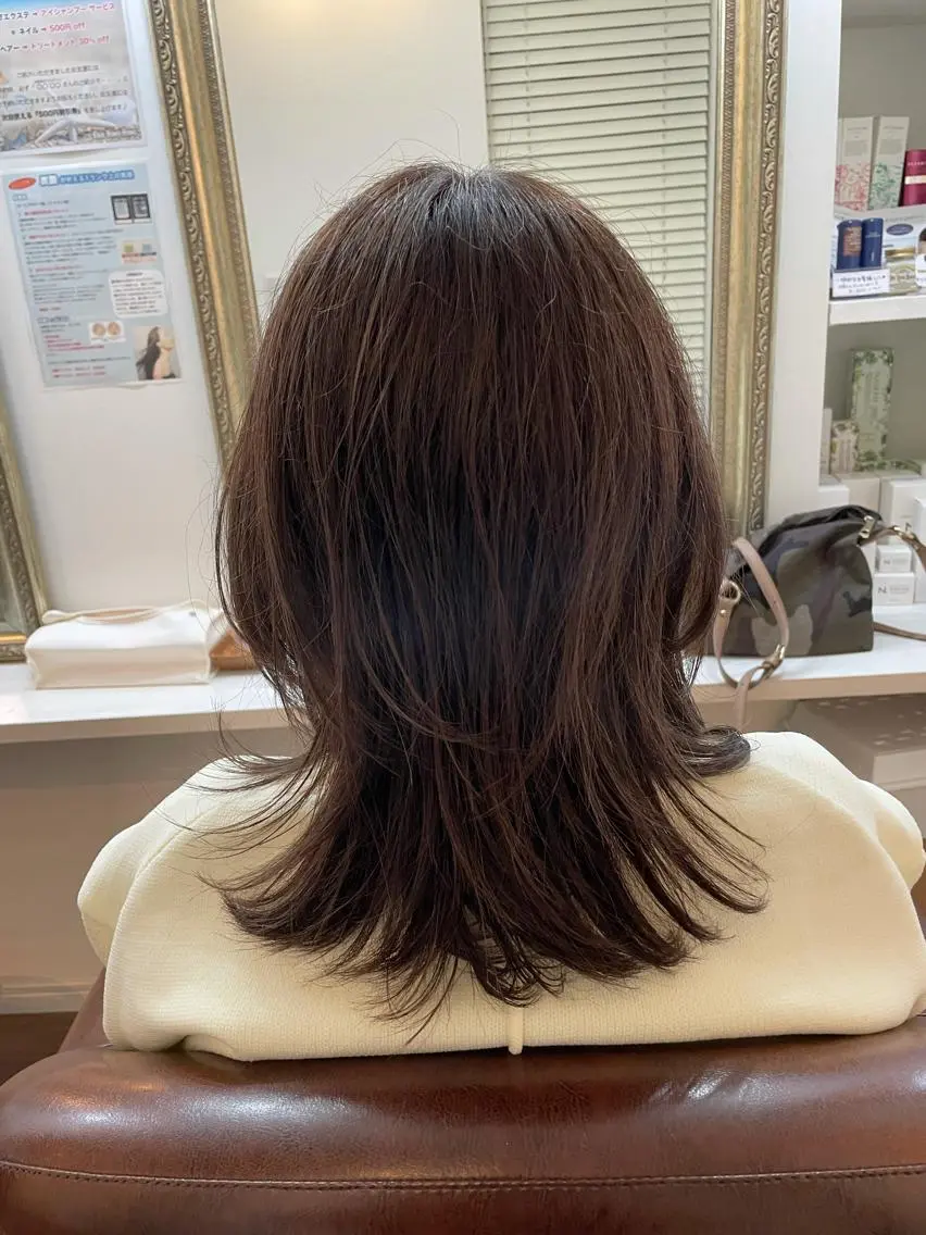 ミディアム カラー ハイライトカラー ハイライト レイヤーカット 似合わせカット 🌈elua yukaのヘアスタイル