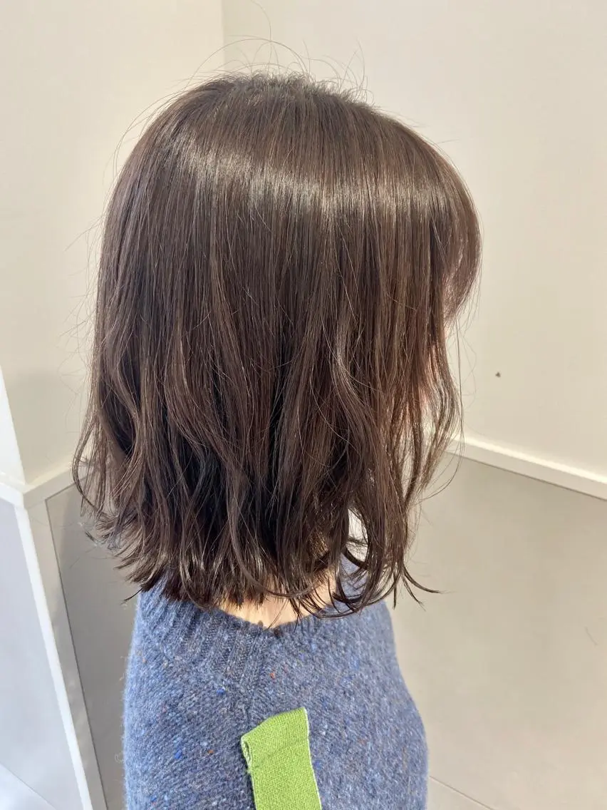ミディアム カラー カット ヘアカラー トリートメント 小栗 麻衣のヘアスタイル
