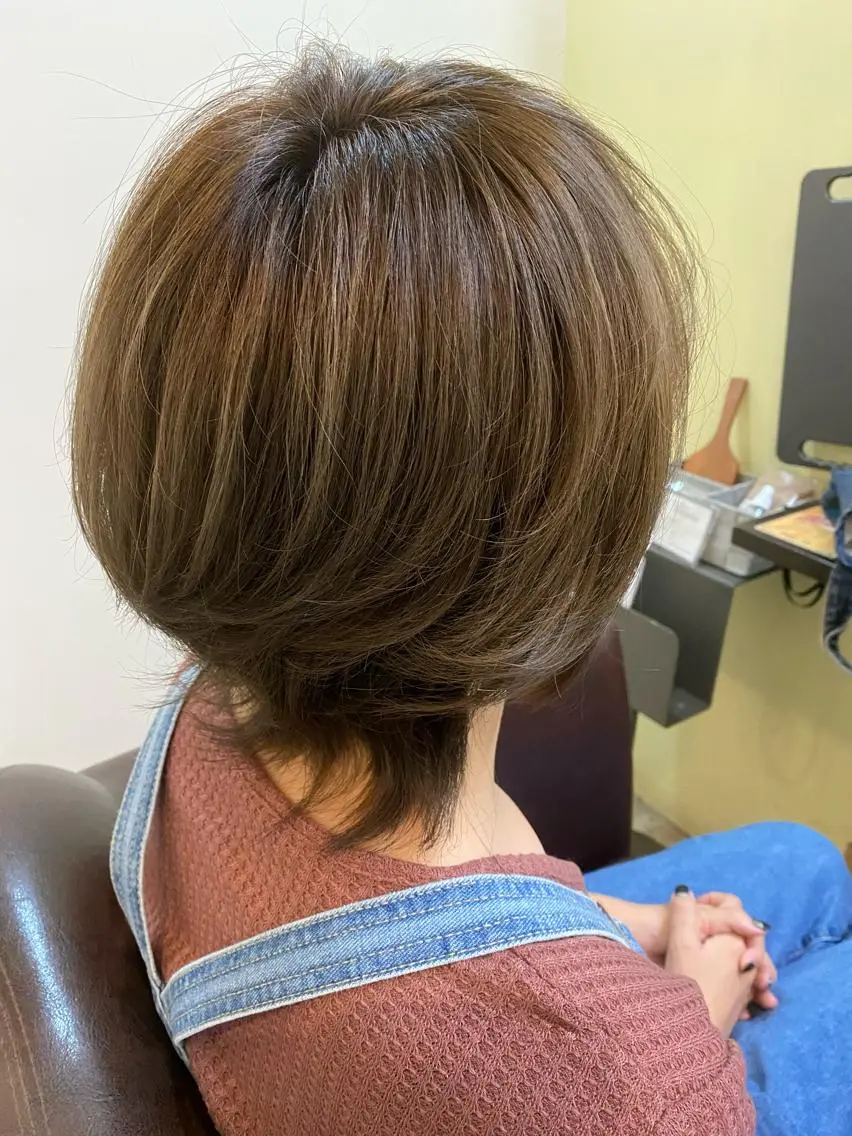 ミディアム ウルフカット 石川 信英のヘアスタイル