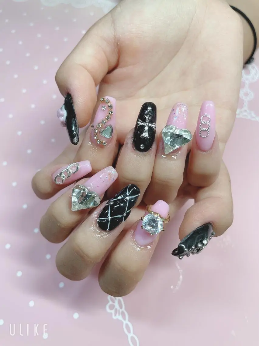 ミディアム ネイル ハンドネイル 《LB》ラブリエ Nail&eyeのマツエク・マツパデザイン