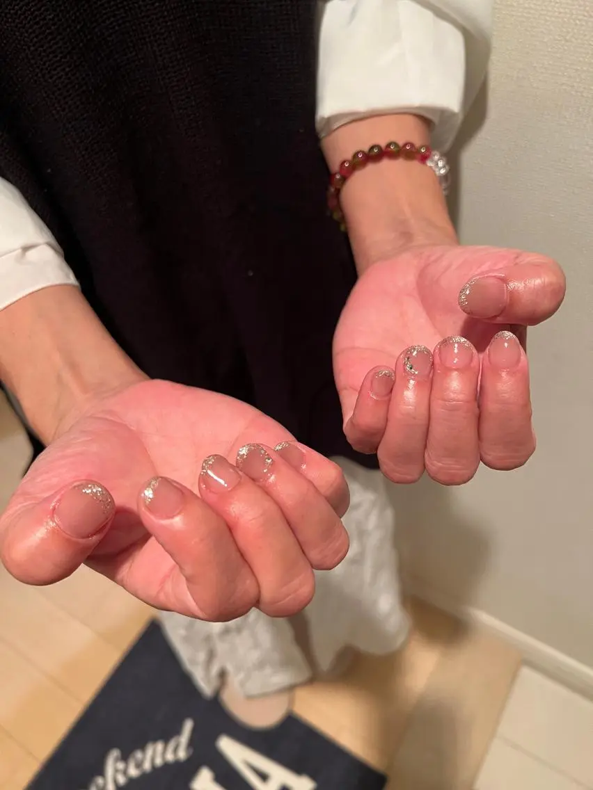 ネイル フレンチネイル ラメ(グリッター) ストーンネイル ハンドネイル salon Lilyのネイルデザイン