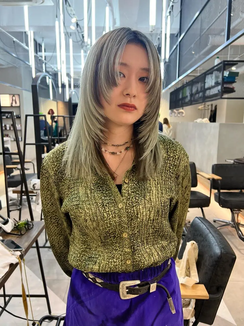 セミロング カラー レイヤーカット 顔周りカット/透明感 カラー✂️MEIのヘアスタイル