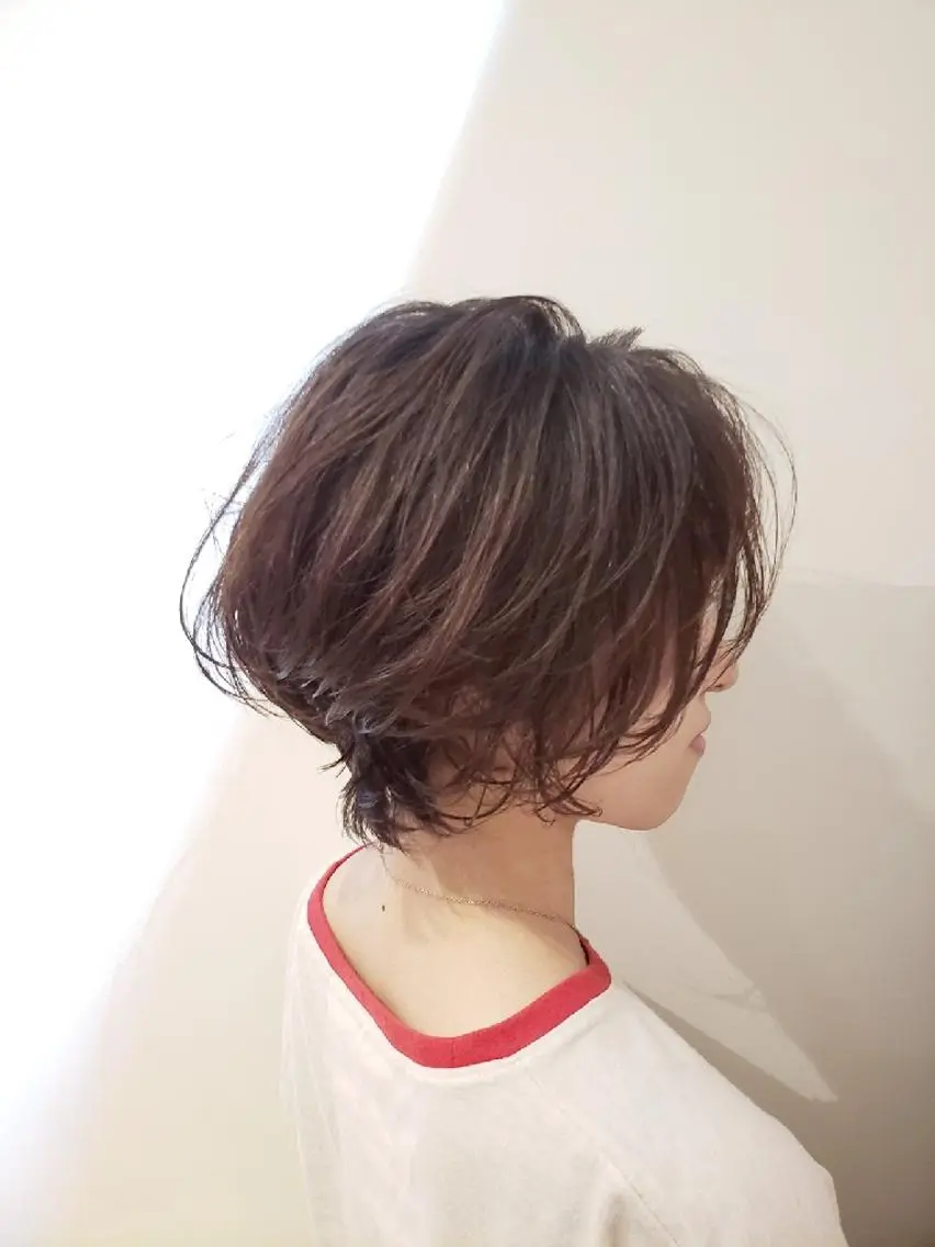 ショート 中高下 由真のヘアスタイル