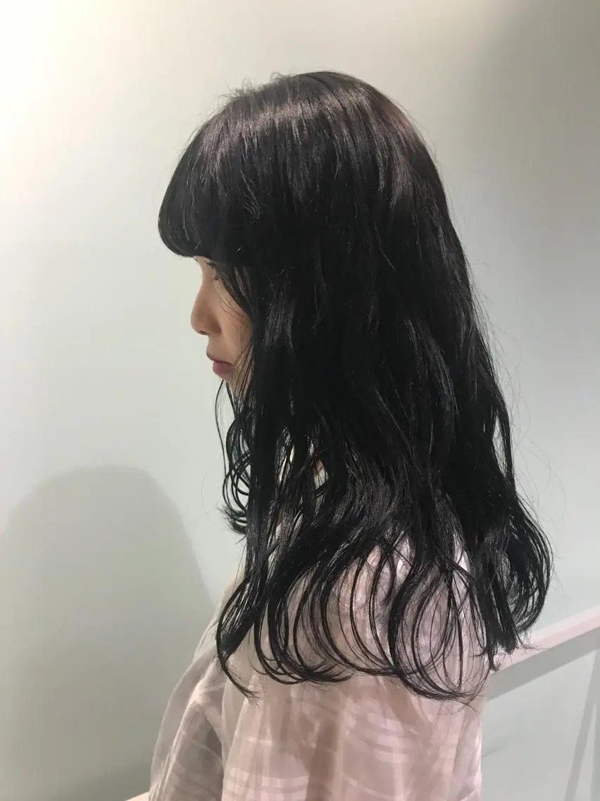 ロング カラー アッシュ ネイビーカラー 鈴木 まりやのヘアスタイル