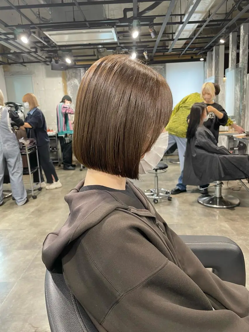 ショート カラー パーマ ヘアアレンジ メンズ キッズ ネイル マツエク・マツパ アイブロウ ボブ 透明感カラー・レイヤ ー🎀amika🎀のヘアスタイル