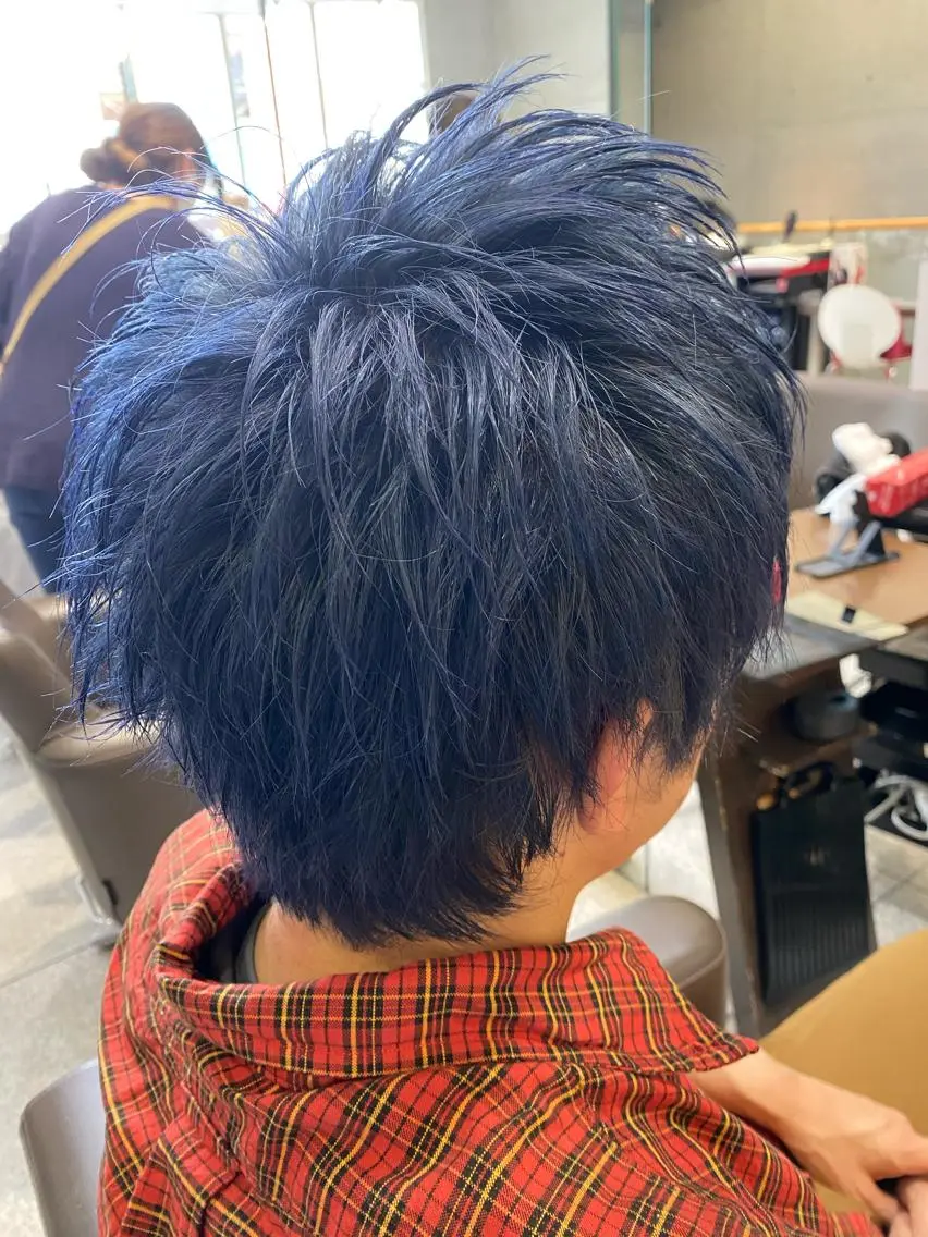 ショート カラー ブルーカラー ダブルカラー ネイビーカラー ヘアカラー トリートメント 大栗 佑也  髪質改善のヘアスタイル