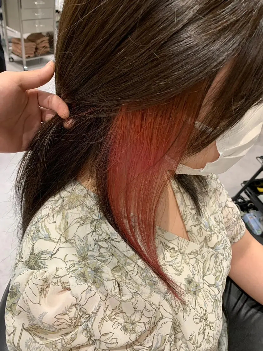 セミロング カラー ブリーチ インナーカラー ヘアカラー 髪質改善艶髪特化 二瓶 海人のヘアスタイル