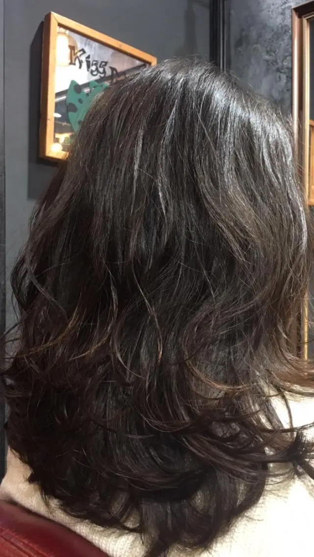 ミディアム セミロング 富田 俊介 KLATZ&POULのヘアスタイル