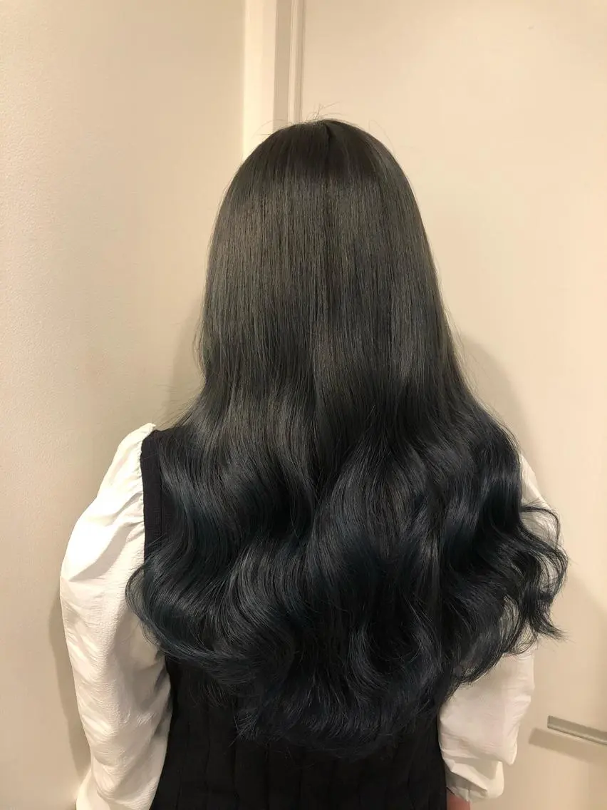 ロング カラー シールエクステ バレイヤージュ ミストバング ブルーカラー ダブルカラー カット ヘアカラー トリートメント 🧡艶髪/エクステ 🫧🧡YUKI❄️のヘアスタイル