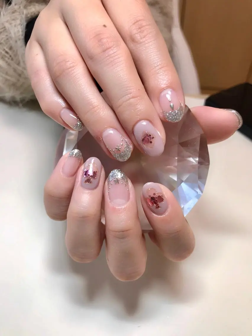 ネイル キラキラネイル 'mm  (ミリ) ＭＡＮＡＭＩのネイルデザイン