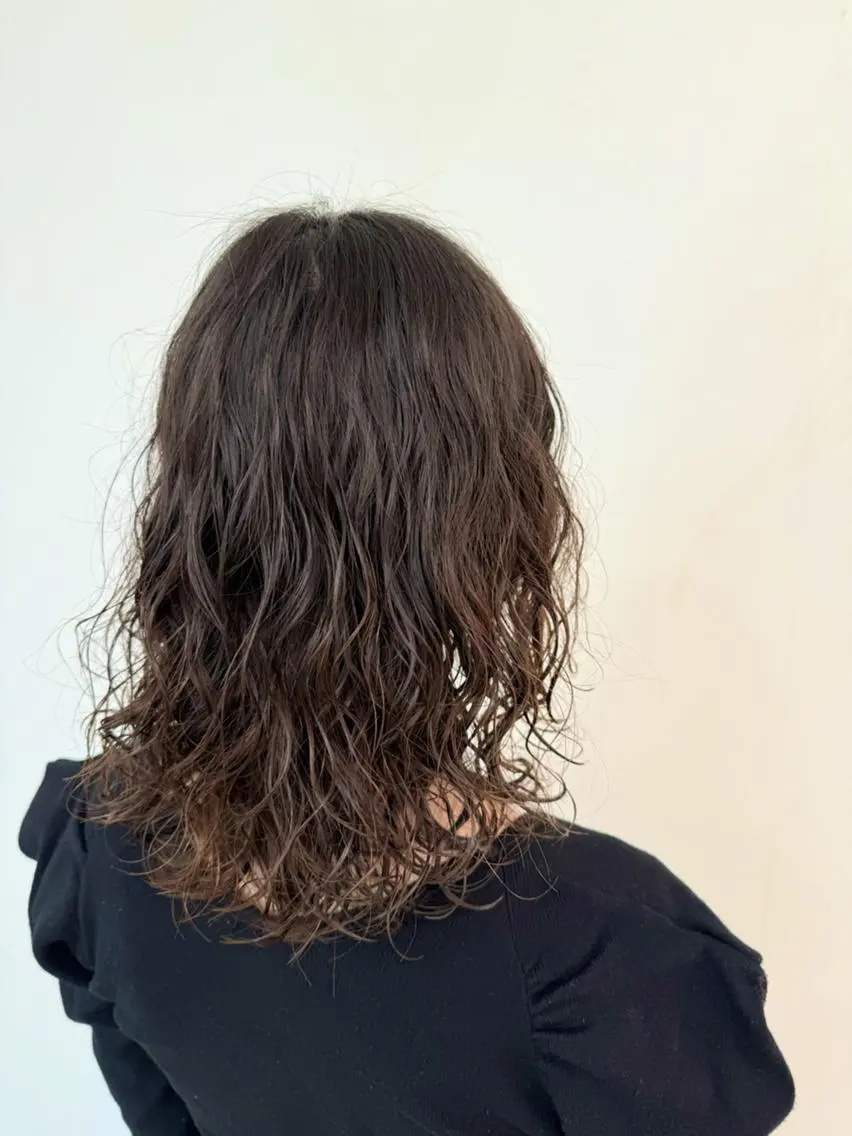 パーマ ロング 黒岩 真那花のヘアスタイル