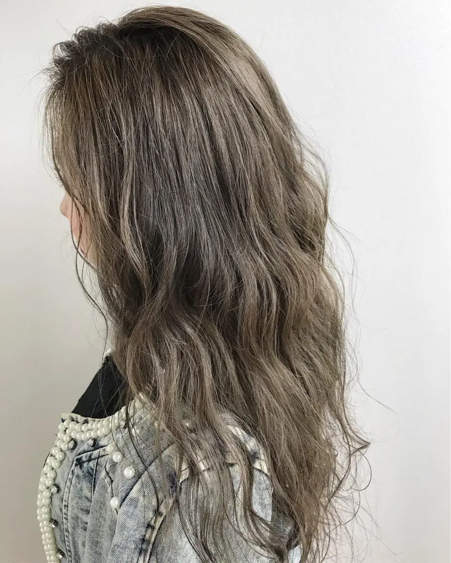 ロング カラー アッシュ アッシュグレー カット ヘアカラー トリートメント ブリーチ特化 / share 元太のヘアスタイル