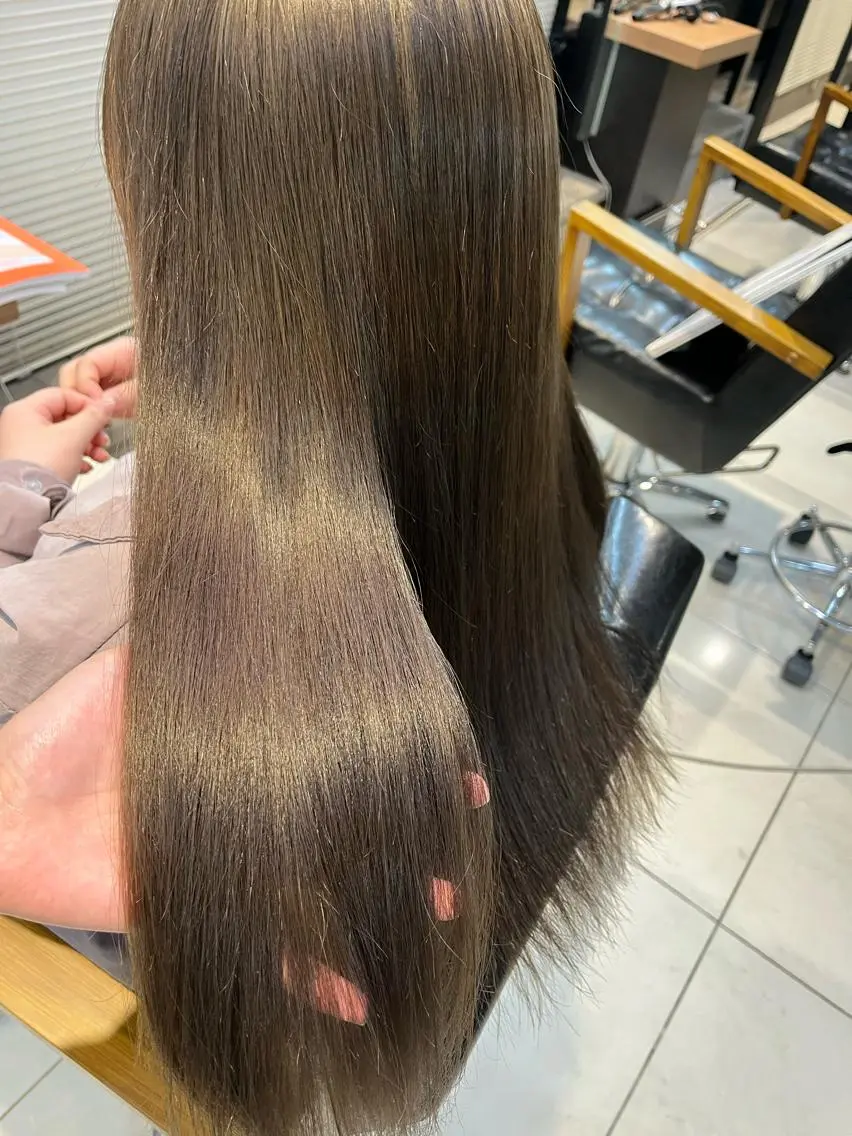 ロング カラー ヘアアレンジ キッズ マツエク・マツパ アイブロウ ヘアカラー トリートメント 透明感カラー🤎 ゆりのヘアスタイル