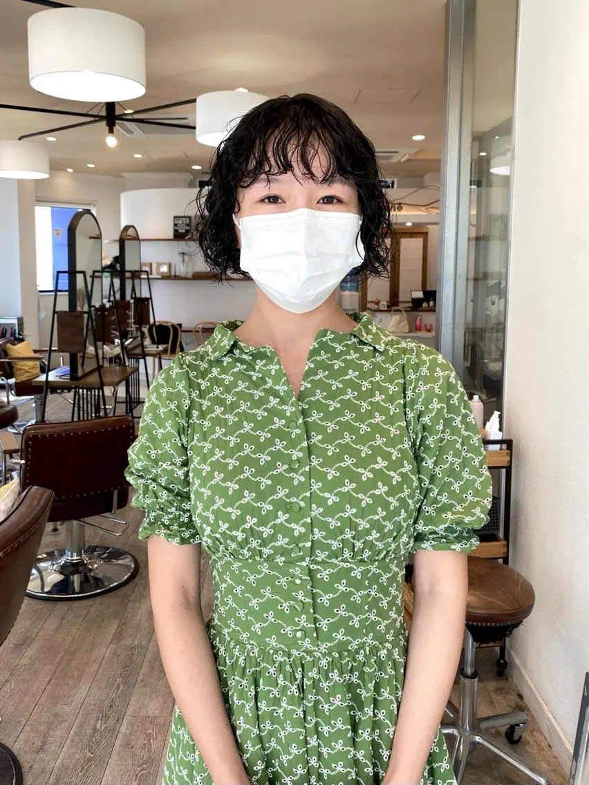 ショート カラー パーマ 黒髪 ブルーカラー ブルーブラック ショートヘア ショート& パーマ　坂本のヘアスタイル