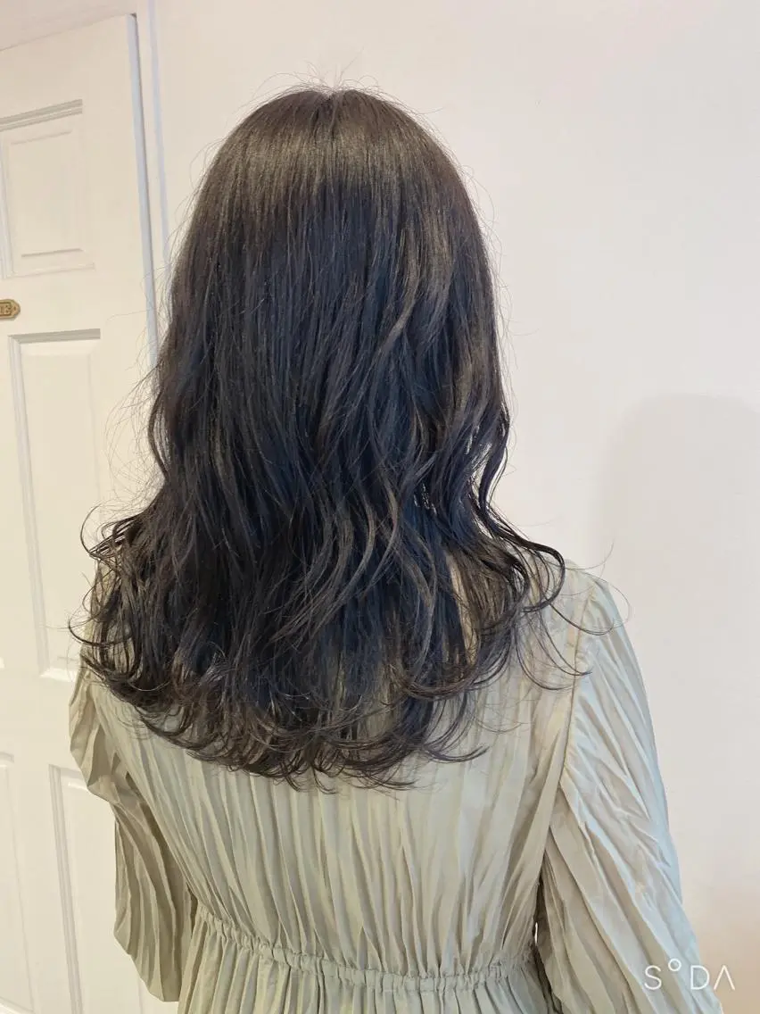 セミロング カラー 透明感カラー 韓国風ヘア レイヤーカット カット ヘアカラー RIKA韓国ヘア/く びれヘア/上品カラーのヘアスタイル