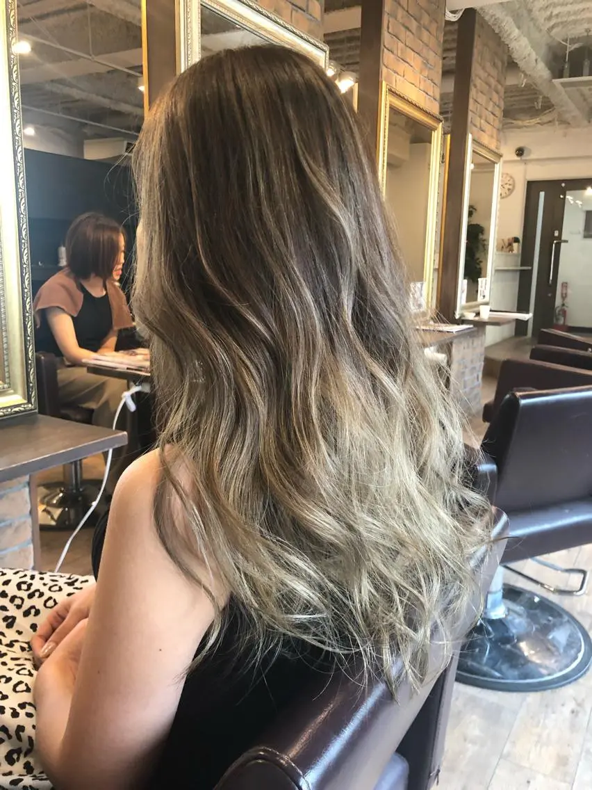 ロング カラー バレイヤージュ レイヤーカット 美髪・艶髪特化美容師 RYOJIのヘアスタイル
